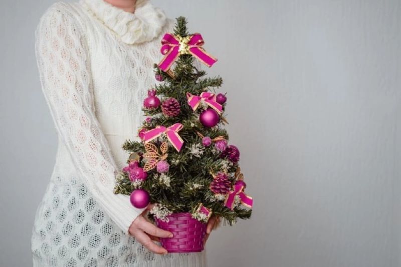 A Realistic Look: How to Choose a 6-Foot Artificial Christmas Tree That Mimics the Real Thing